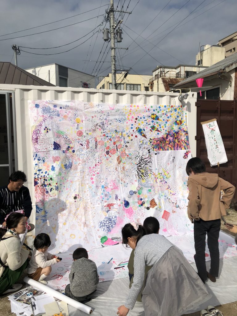 佐賀大学芸術地域デザイン学部学生企画展(fuco:の作品を元に制作した染 色、VTR)